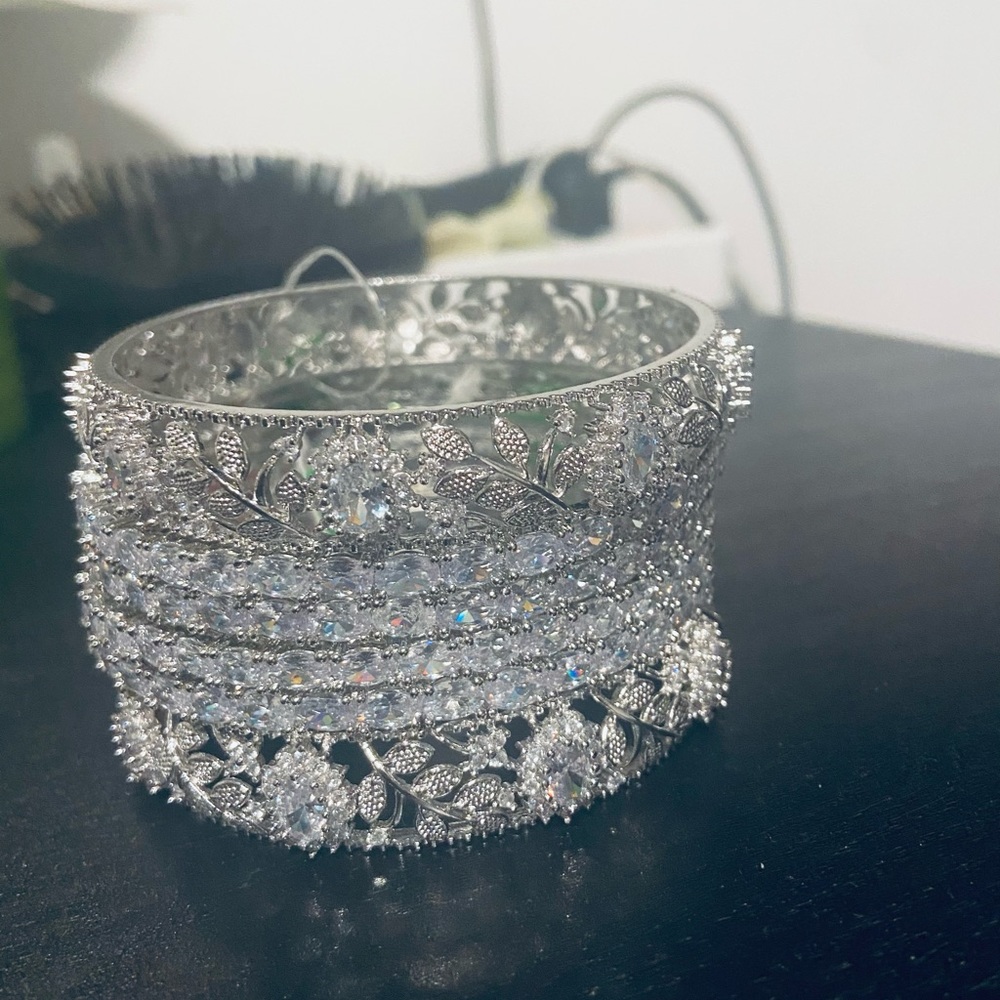 Bangles - Picture 3 of 3